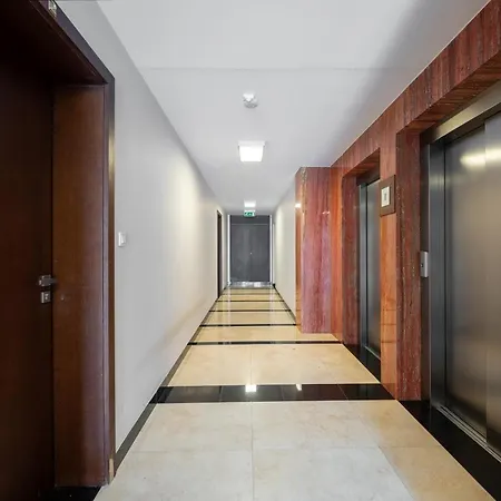 Browary Warszawskie Modern By Bookinghost ורשה