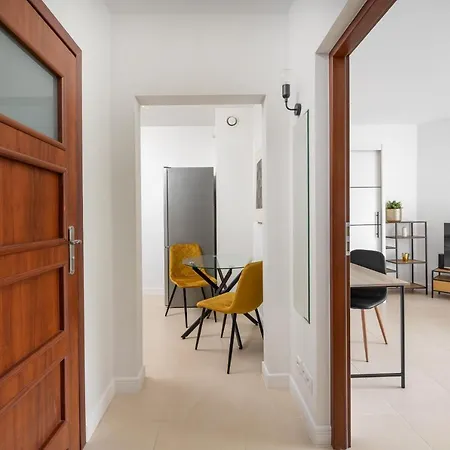 Browary Warszawskie Modern By Bookinghost Apartamento