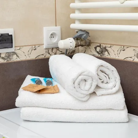 Apartamento Browary Warszawskie Modern By Bookinghost *